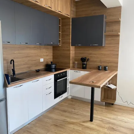 Apartment Hira Golem (Tirana)